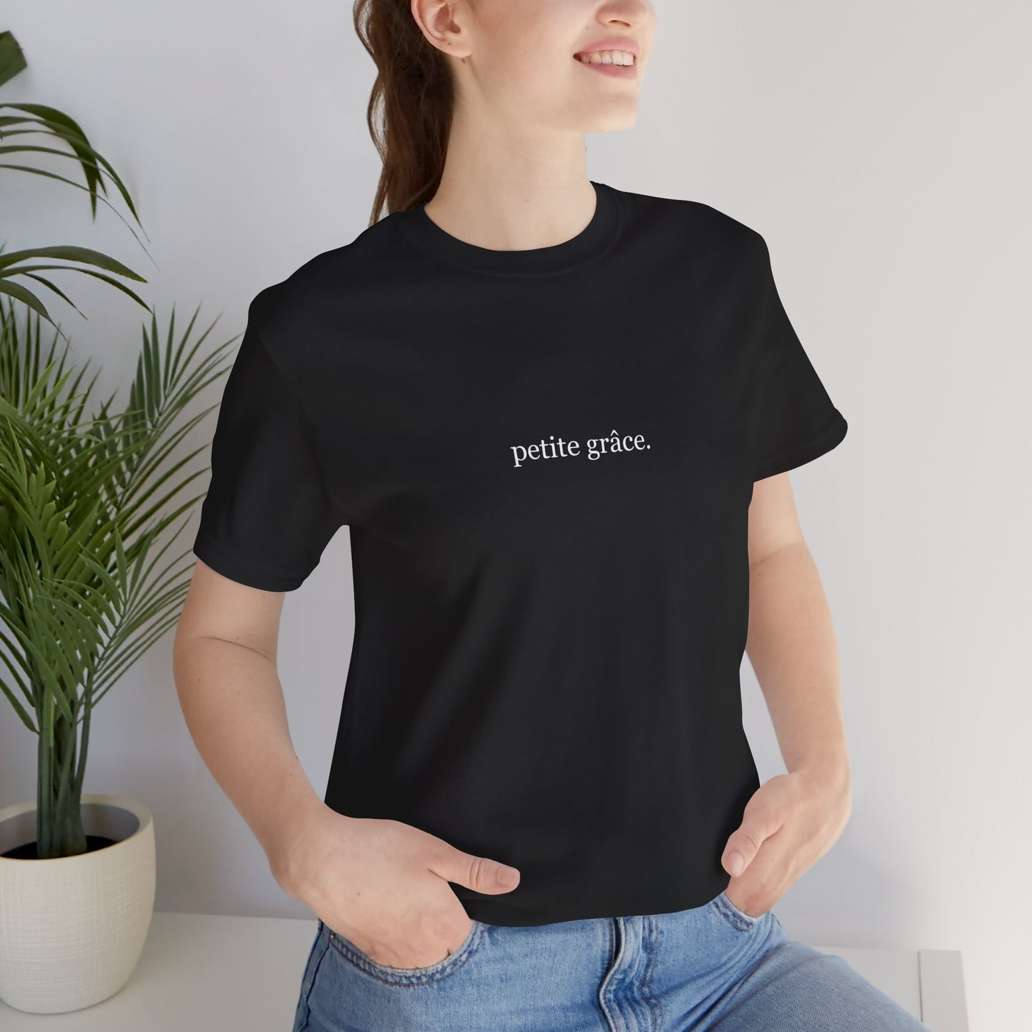 petite grâce | Unisex T-Shirt