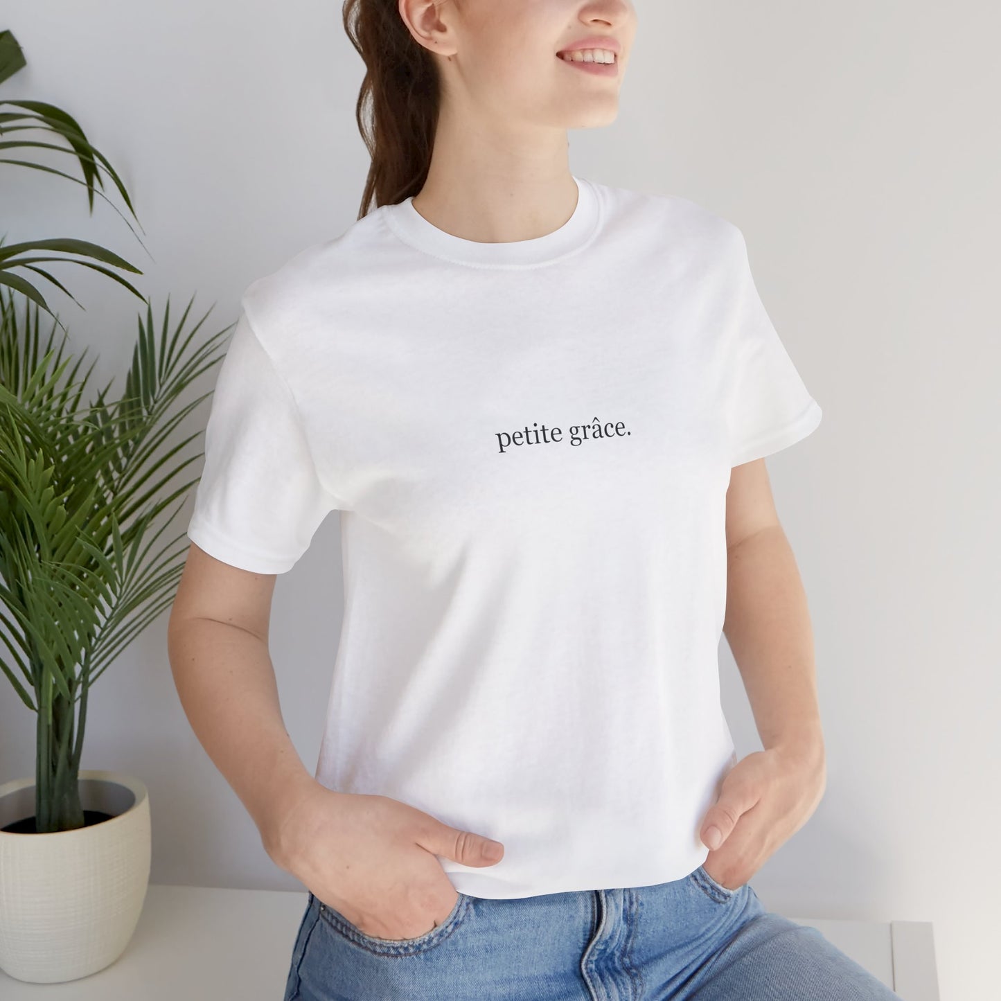 petite grâce | Unisex T-Shirt